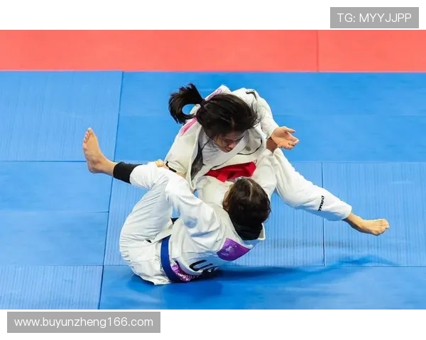 柔术少年球场惊现!这柔韧性让防守者绝望(2)