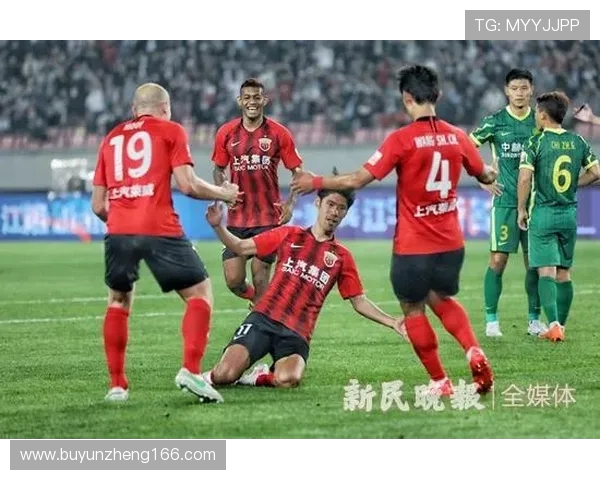 渝超首战票售罄！男子未入住新房改出 “阳台看台”