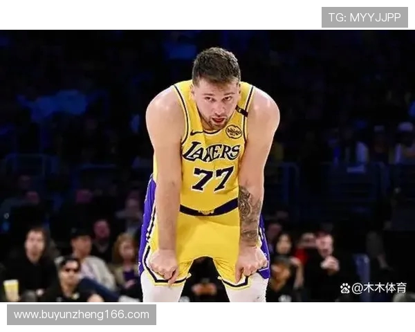 🔥东契奇惊现魔鬼瘦身！球衣号码从 077 缩水成 7，球迷惊呼认不出！🔥(3)